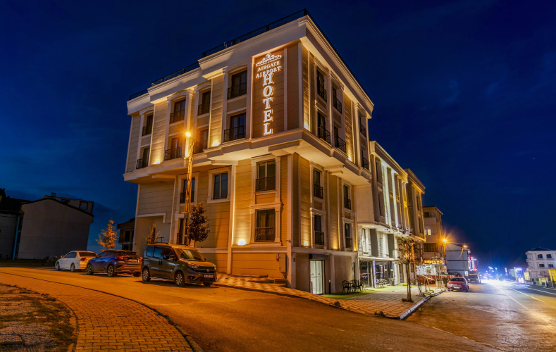 AirGate Airport Hotel