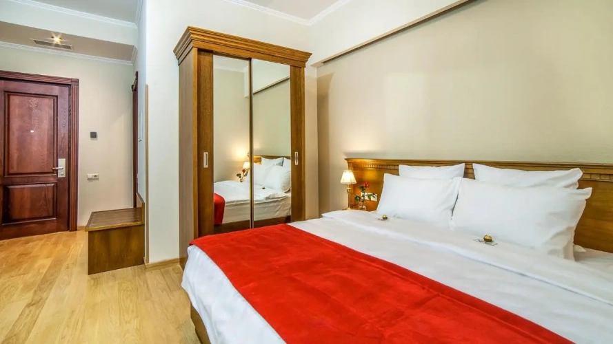2 Bedrooms Quadruple Family Suite with mountain view