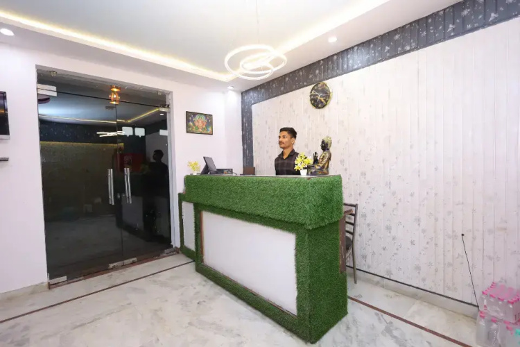 NoVo Agra Hotel