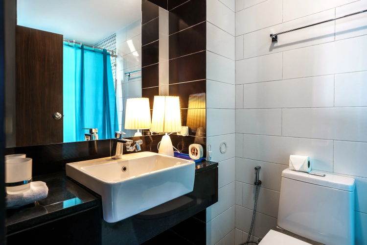 New 1 Bdr Royal Lee Nayang Beach Flat