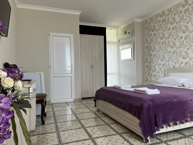 Kristal Hotel