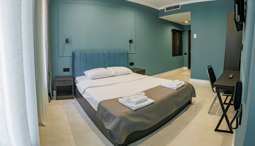 Deluxe Double room with city view