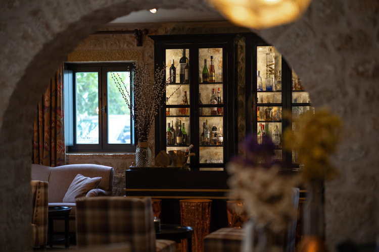 Alistos Hotel