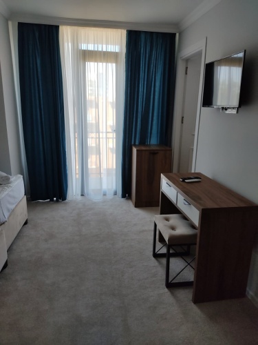 2 Bedrooms Standard Family room with view
