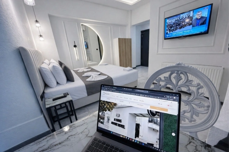 Deluxe Double room with city view