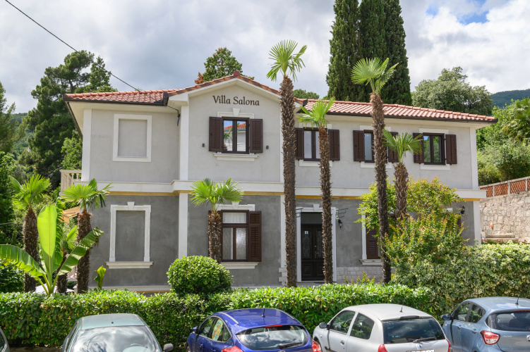 Villa Salona Apartments
