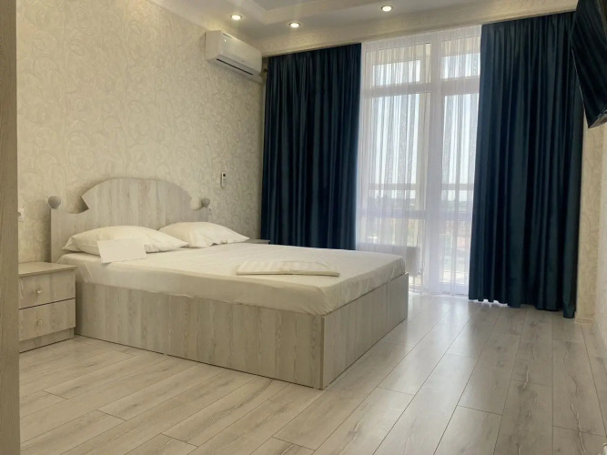 Фотография номера квартиры Квартира однокомнатная с видом из окна на озеро