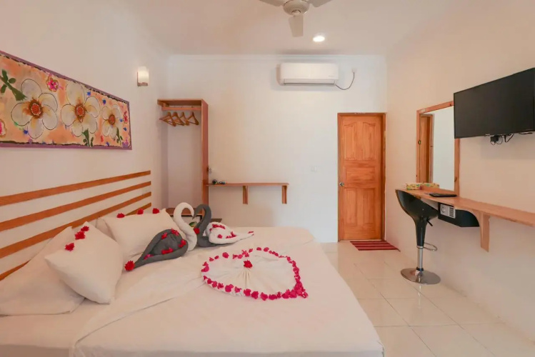 Thoddoo Sunny Beach Guest house