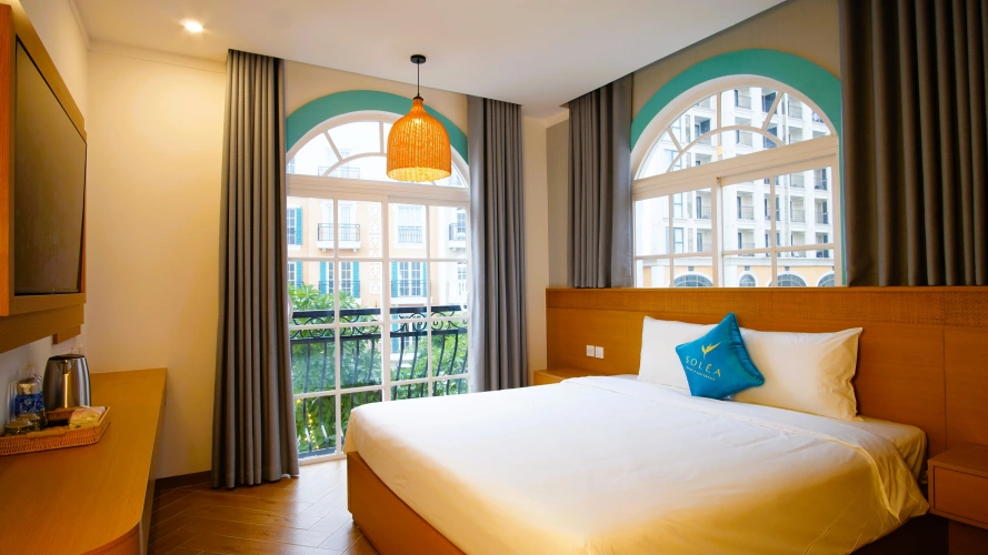 Deluxe Double room with city view