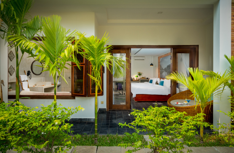 Premier Twin room with balcony