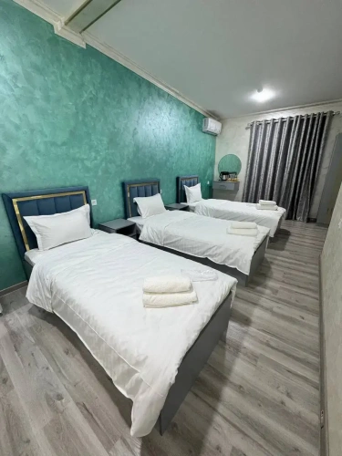 3 Bedrooms Standard room with view