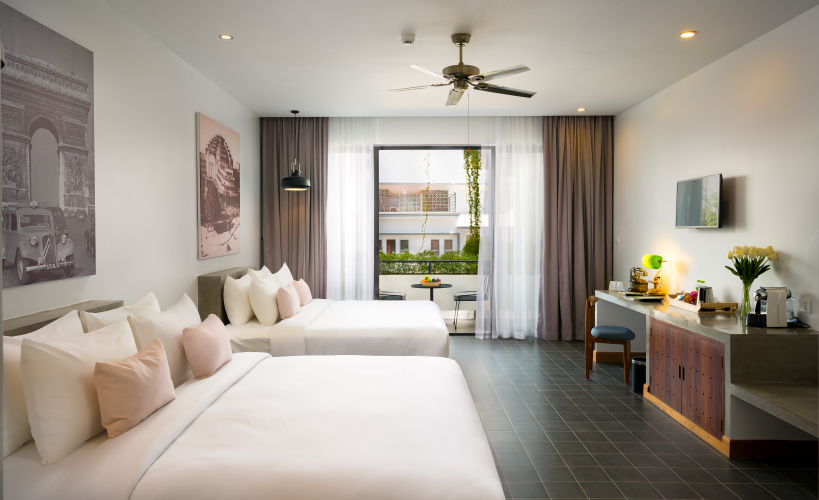 Classic Triple room with balcony and with view