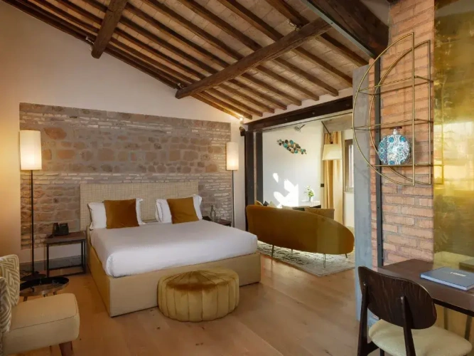 Suite with balcony