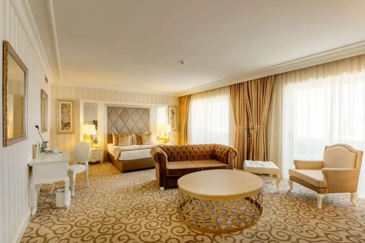 Suite with view