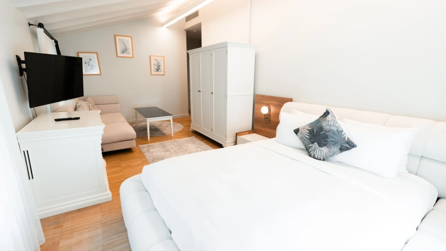 2 Bedrooms Premium Apartment with balcony