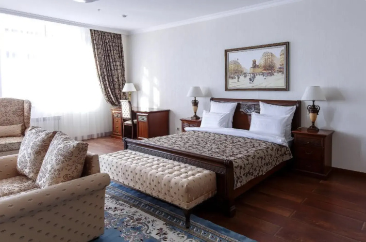 Alanda Hotel