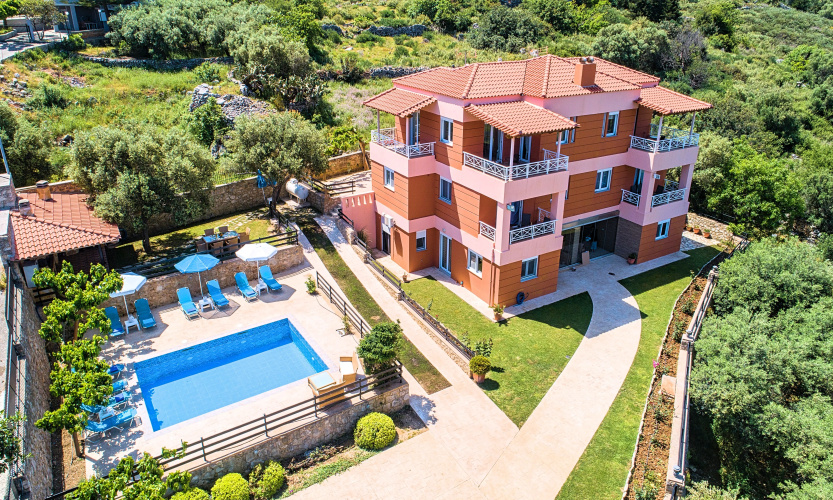 Aqua Mare Villa Heated Pool