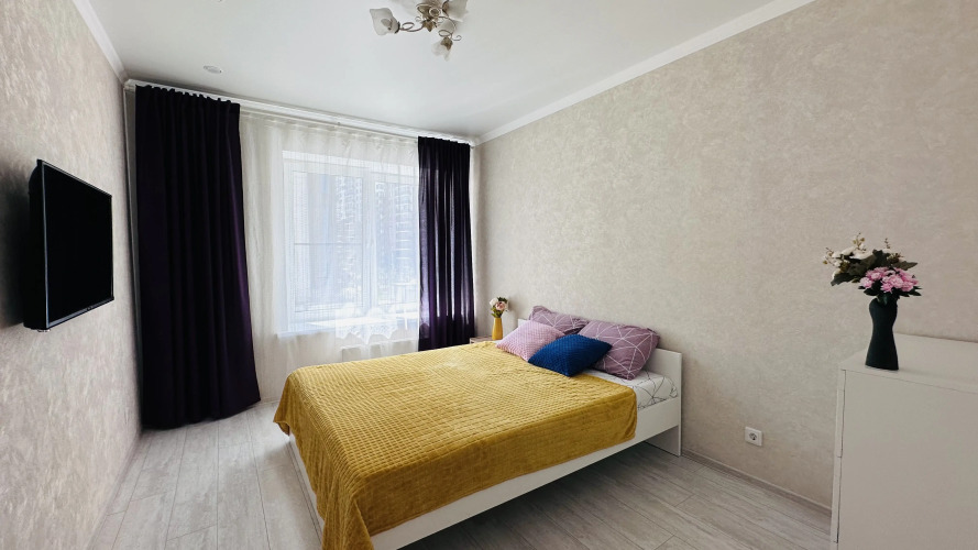 Фотография номера квартиры Квартира Двухкомнатная квартира недалеко от центра с подземным паркингом