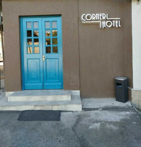 Hotel CORNER