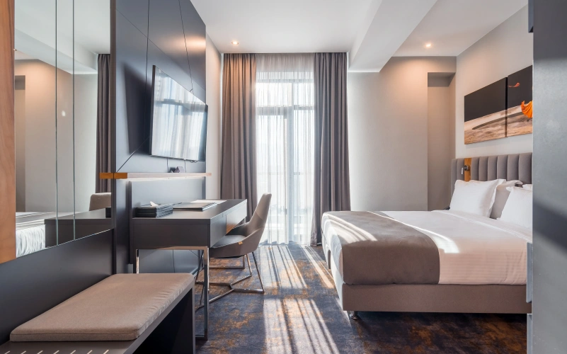 Premium Spacious High Floor Double room with city view