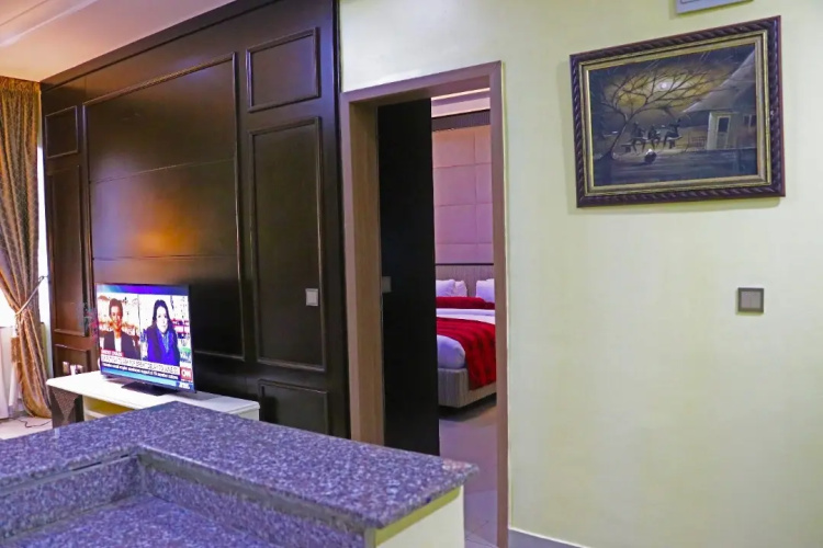 Best Western Plus By Bayse LTD Hotel