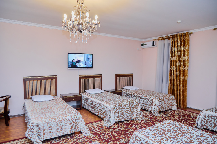 Standard Triple room
