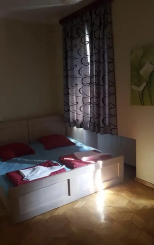 Dom Apartments