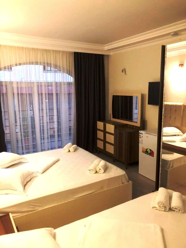 Comfort Triple room with balcony and with city view