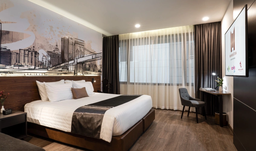 Deluxe Double room with city view
