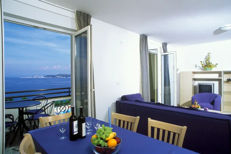 2 Bedrooms Apartment with balcony