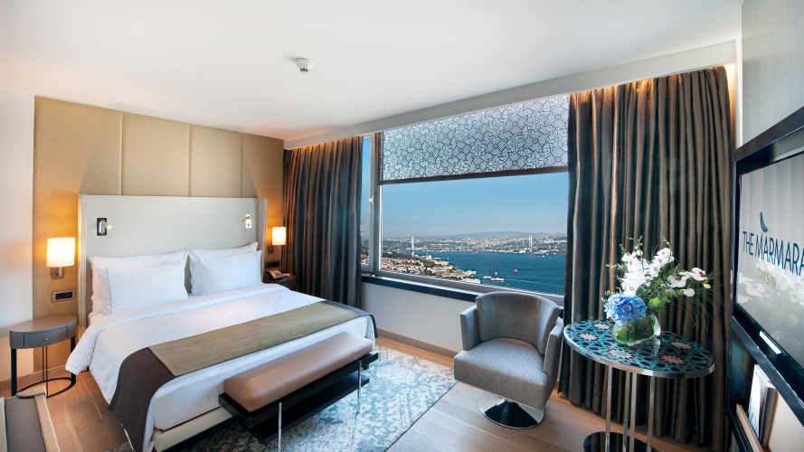 Corner Double Club room with Bosphorus view