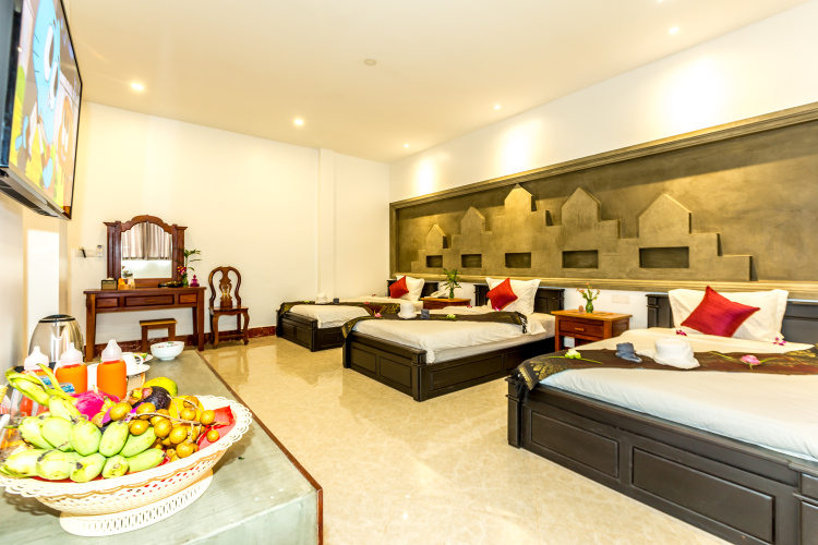 Deluxe Triple room with balcony