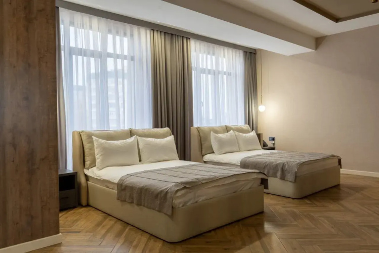 Five Hotel