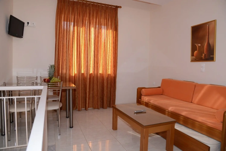1 Bedroom Suite with balcony and with garden view