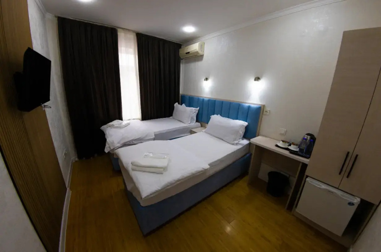 Grand Avenue Hotel
