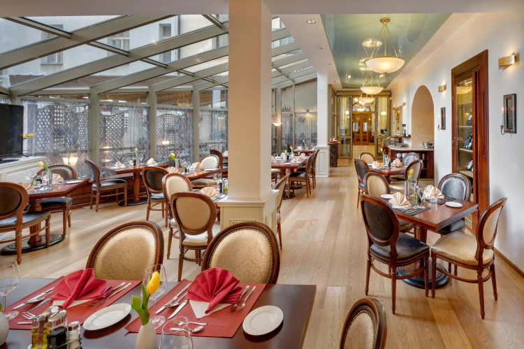 Boutique Seven Days Hotel