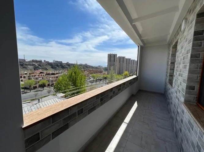 Deluxe Triple room with city view