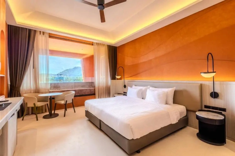 Deluxe Pool Double Suite with garden view