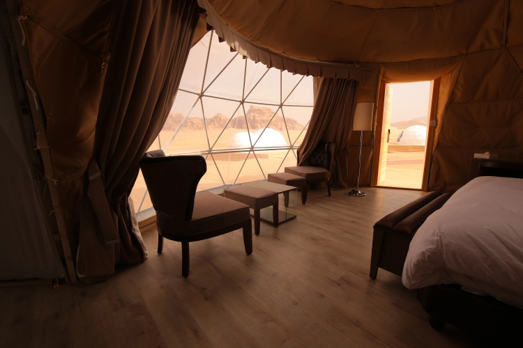 Wadi Rum UFO Luxotel Camping