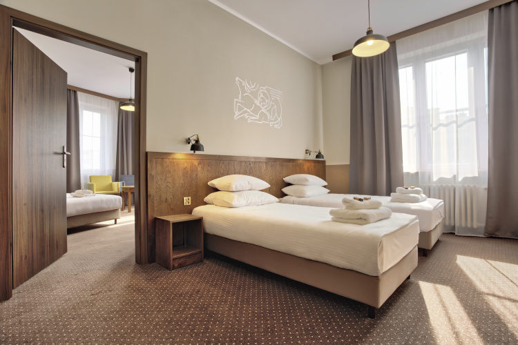 Classic Quadruple room with city view