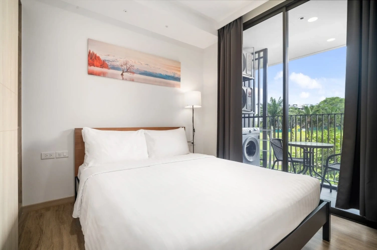 1 Bedroom Deluxe Double room with balcony