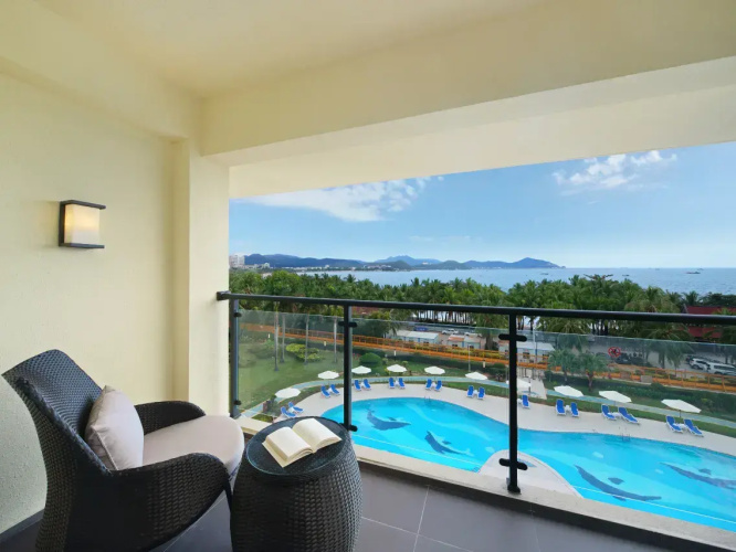 Double Suite with balcony and with partial sea view