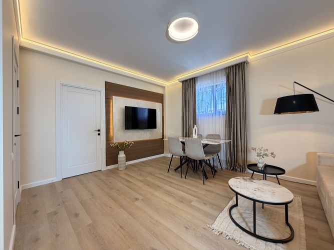 2 Bedrooms Apartment with city view