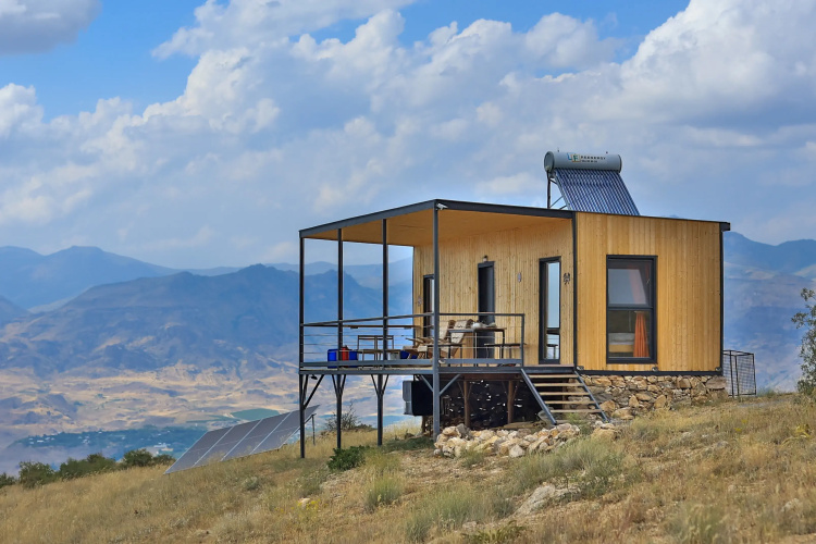Sareni Chalet