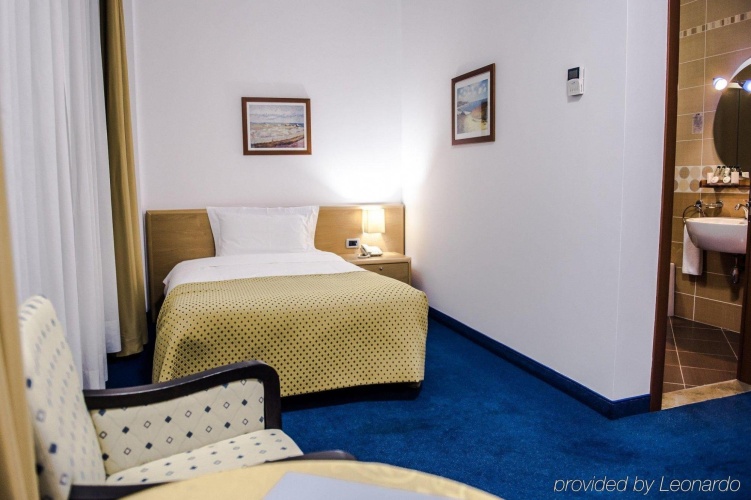 Hotel Airport Tirana photo 24