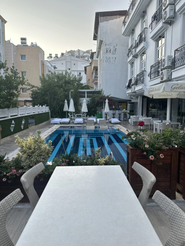 Serenity Suit Hotel
