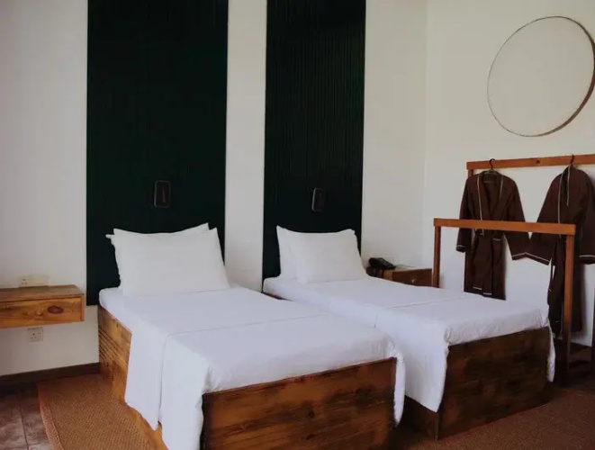 Standard Twin room with balcony