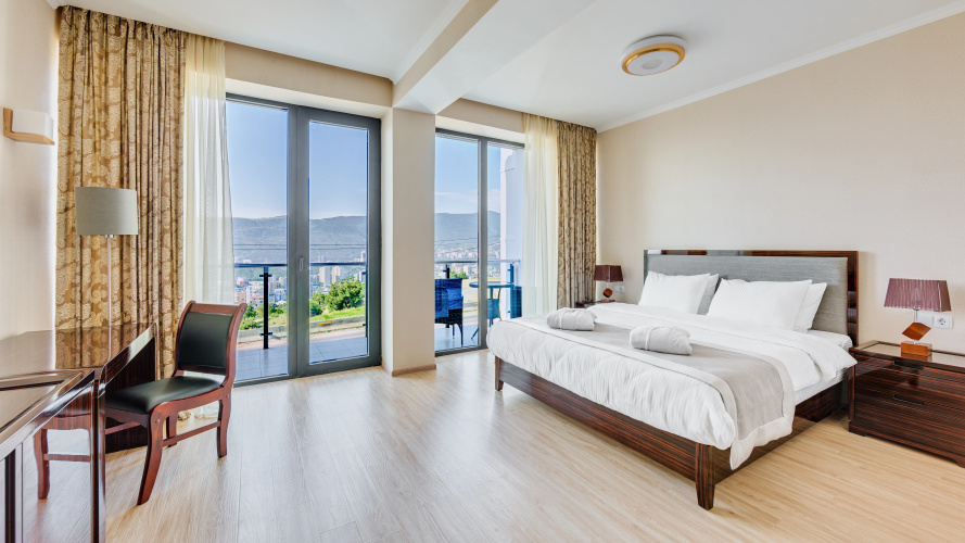 Lisi Hills Hotel