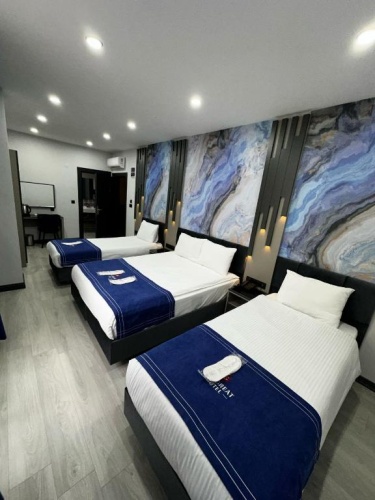 Quadruple Family room