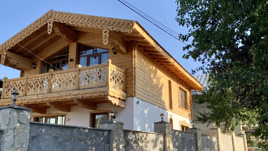 Chalet Bakuriani Shale